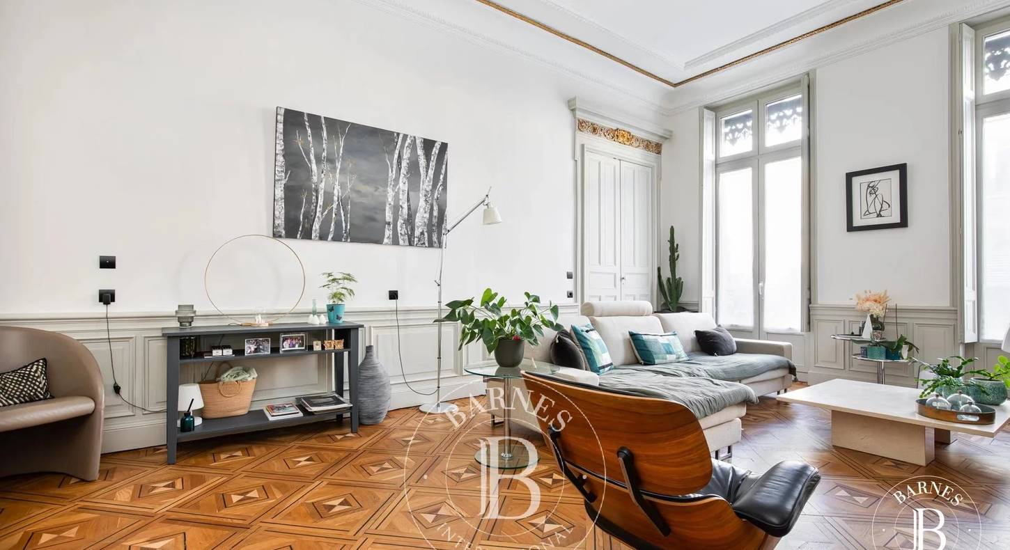 Show - BARNES Agency, luxury real estate in Toulouse