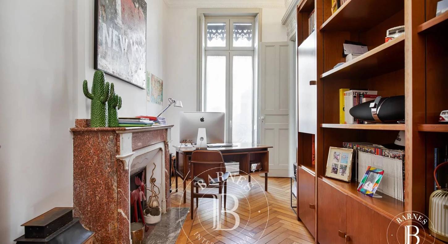 Show - BARNES Agency, luxury real estate in Toulouse