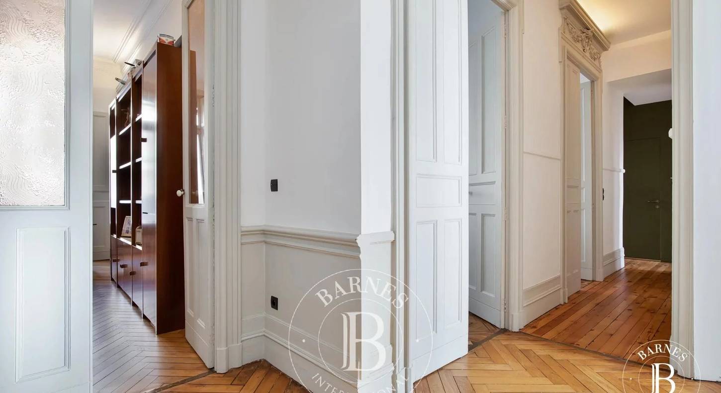 Show - BARNES Agency, luxury real estate in Toulouse