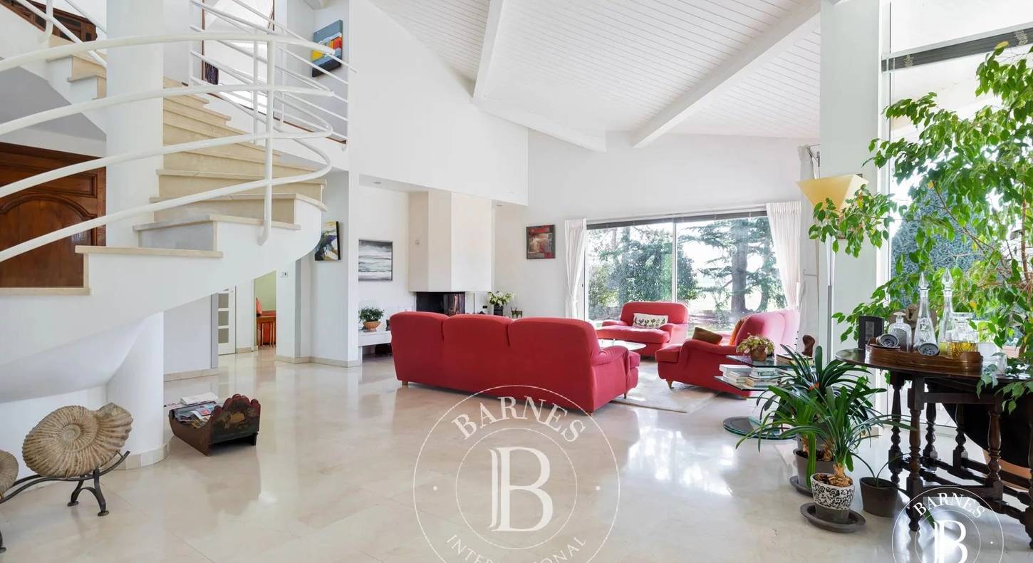 Show - BARNES Toulouse - Immobilier de luxe, appartements et maisons de prestige à Toulouse