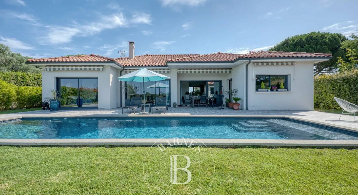 Villa contemporaine de plain-pied avec vue sur les Pyrénées à Balma